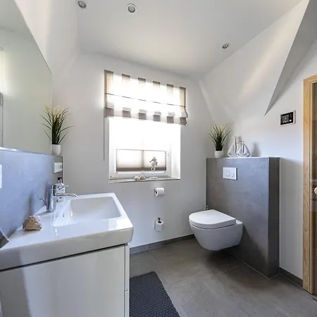 Modernes Mit Sauna, Eingezaeuntem Garten Und Strandnaehe Ideal Fuer Familien, Freunde Und Hundeliebhaber * Zingst