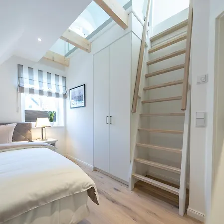 Modernes Mit Sauna, Eingezaeuntem Garten Und Strandnaehe Ideal Fuer Familien, Freunde Und Hundeliebhaber Ostseeheilbad Zingst