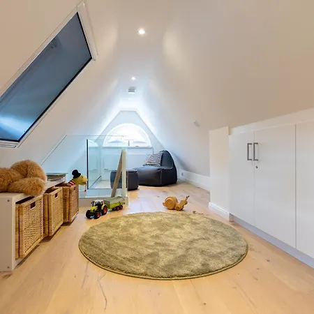 Ferienhaus Modernes Mit Sauna, Eingezaeuntem Garten Und Strandnaehe Ideal Fuer Familien, Freunde Und Hundeliebhaber Ostseeheilbad Zingst